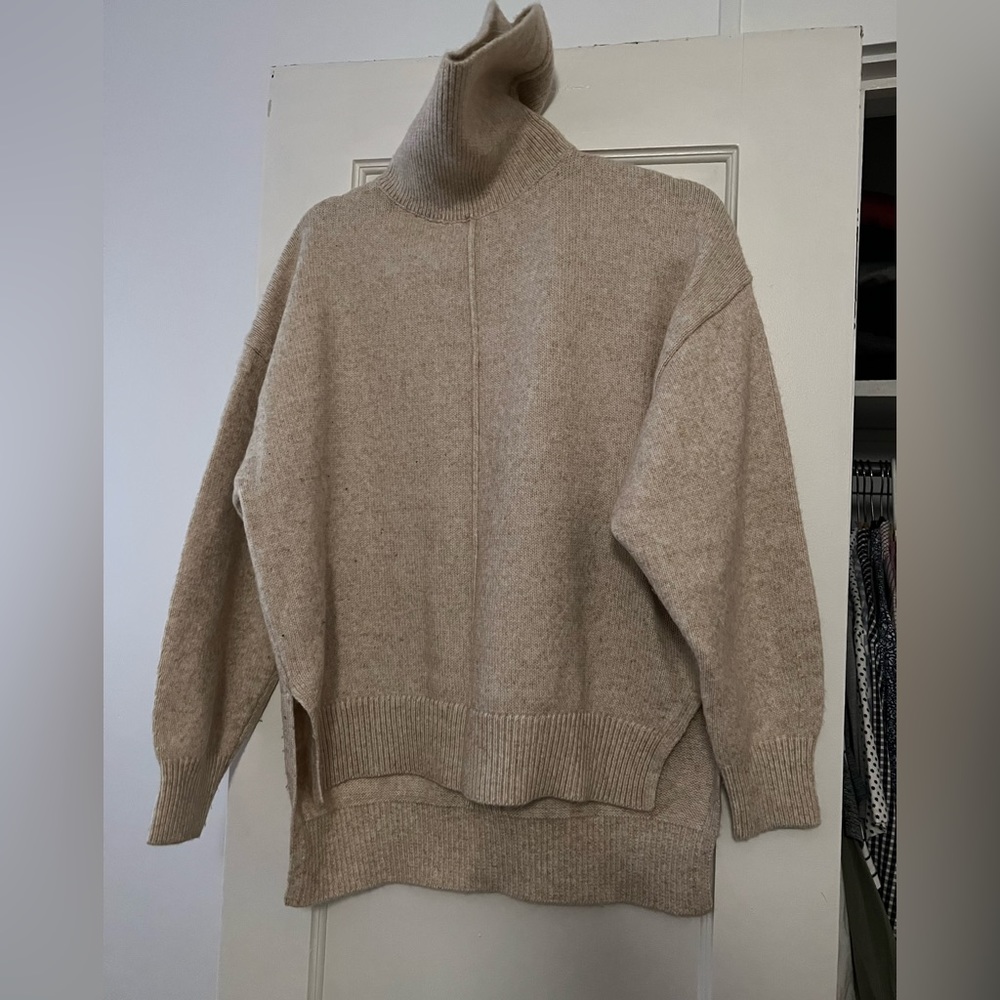 HM cream oversized turtleneck sweater size xs